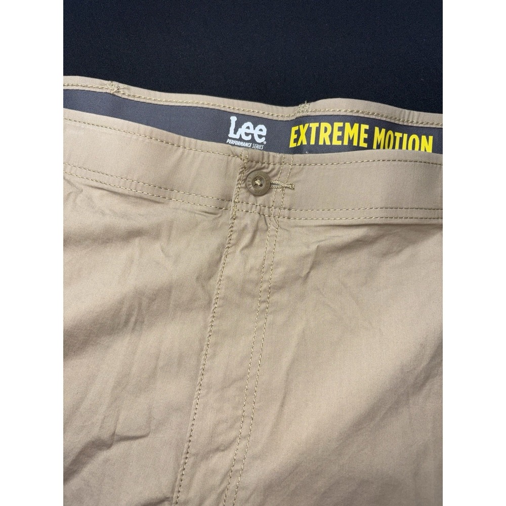 Lee Extreme Motion Cargo Shorts Mens 48x11 Khaki‎ Performance Stretch NEW - Picture 12 of 12